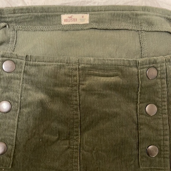 Hollister Olive green velvet mini Skirt - Picture 3 of 3